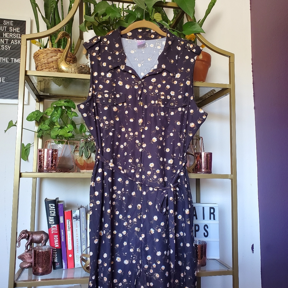 Navy, daisy print dress
